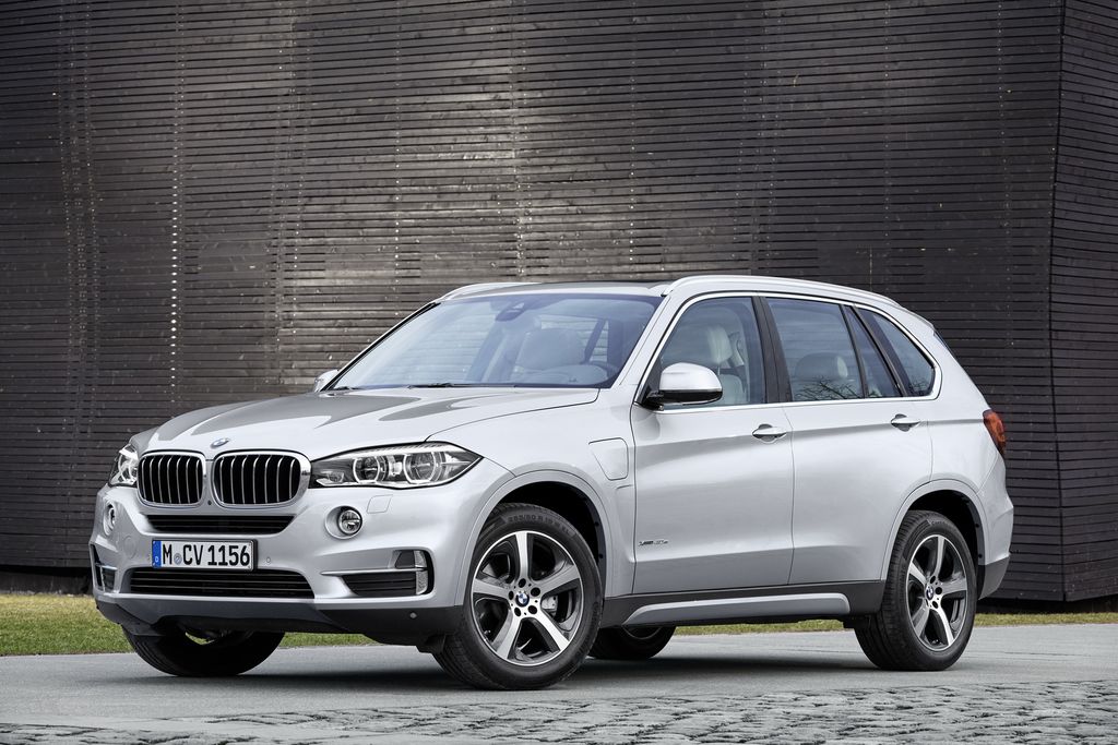 SUV hoàn toàn mới có tên gọi BMW X7 vào 2018.