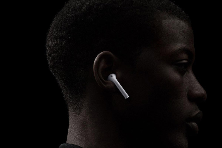 Apple hoãn ra mắt tai nghe không dây AirPods?