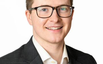 លោកមេធាវី​ សឹម បញ្ញា