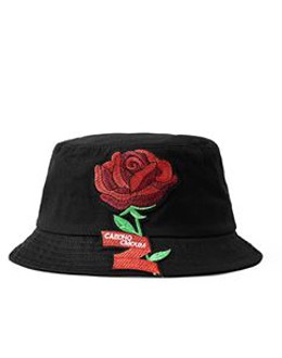 មួកជាមួយផ្កាកុលាប