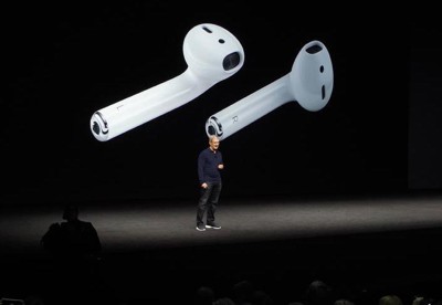 Vì sao Apple hoãn ra mắt tai nghe không dây AirPods?