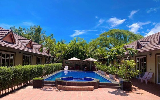 Hello Kampot រីសត កំពត