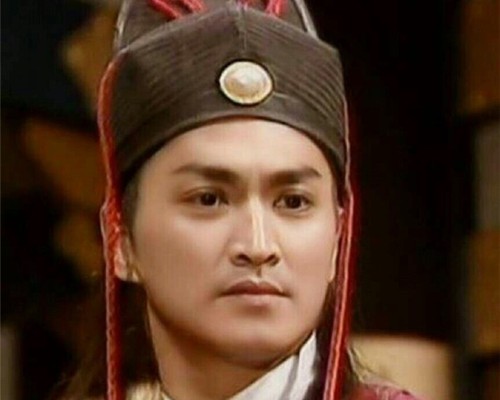 Hơn 20 năm đã trôi qua, Triển Chiêu vẫn cô đơn lẻ bóng không gia đình