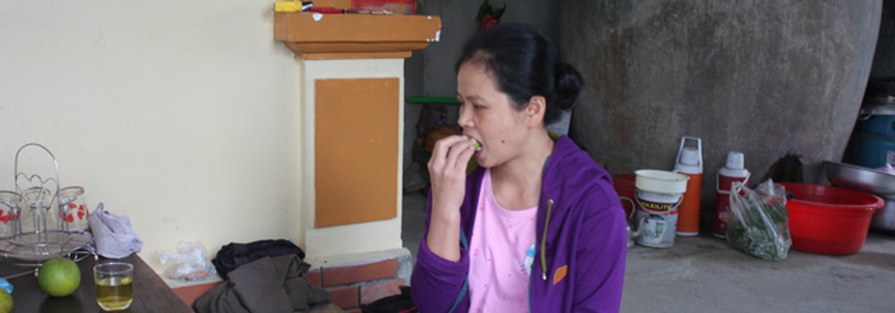 Kỳ lạ người phụ nữ ăn đồ chua thay cơm suốt 15 năm