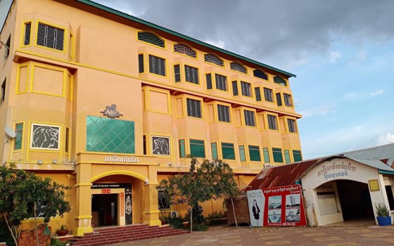 សម័យទំនើប KTV ខេត្តកំពង់ចាម