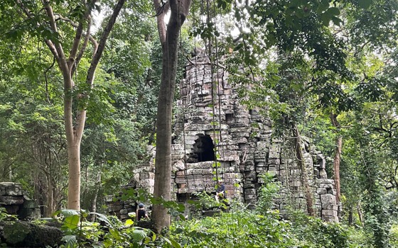 ទេសចរណ៏​ ប្រាសាទ​សំណាង​តា​សុខ នៅខេត្តបន្ទាយមានជ័យ