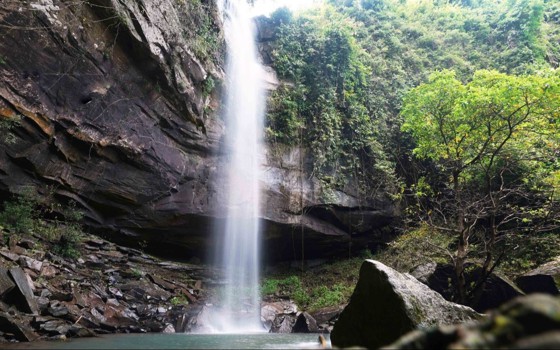 ទឹកធ្លាក់វាលពួច ខេត្តកំពត