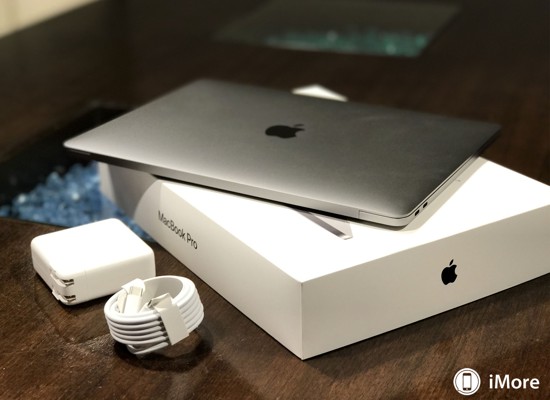 MacBook Pro 2016 bỏ khe cắm thẻ nhớ SD vì sao?