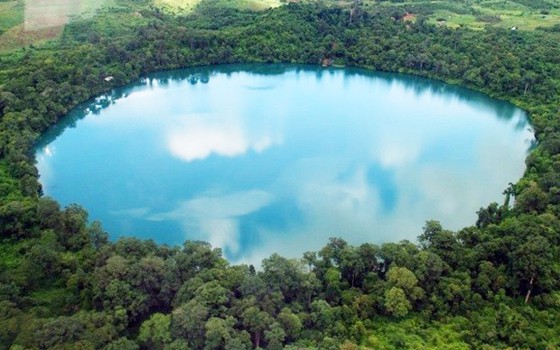 បឹងយក្សឡោម ខេត្តរតនគិរី