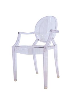 Ghế nhựa màu trắng trong