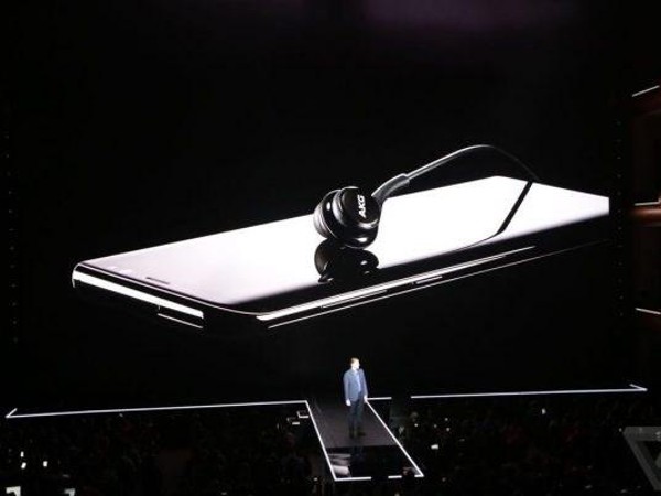 Đánh giá tai nghe AKG kèm theo Galaxy S8: Chiếc in-ear tặng kèm cao cấp