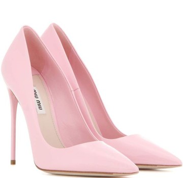 ស្បែកជើង