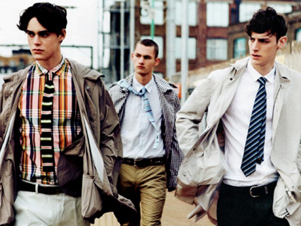 Street style siêu chất tại Paris Fashion Week 2018