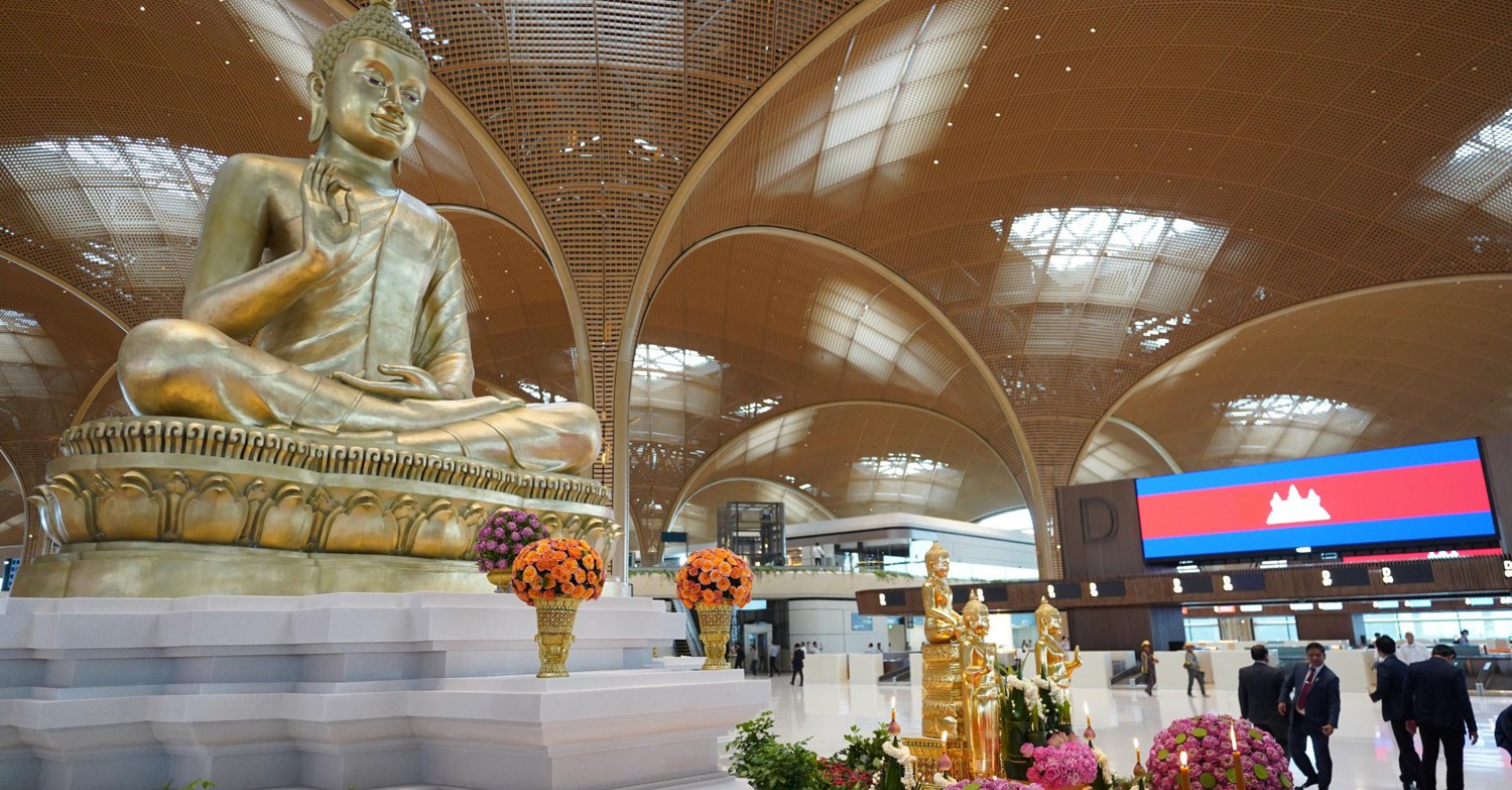អាកាសយានដ្ឋានអន្តរជាតិតេជោ ចាប់ផ្តើមបើកដំណើរការនៅព្រឹកថ្ងៃស្អែក, ជើងហោះហើរដំបូងគេគឺក្រុមហ៊ុន Air Cambodia មកពីចិន !