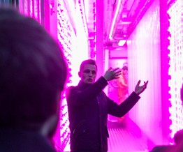 Trong khi Elon Musk bận làm tên lửa, em trai ông đang thực hiện một kế hoạch 'giản dị' hơn: Cứu đói cho 9 tỉ người!