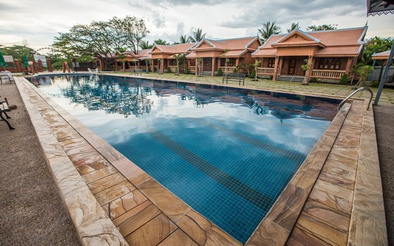 Home Stone រីសត​ បាត់ដំបង