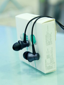 Tai nghe nhét tai Xiaomi Mi In-Ear Headphones Basic 2016