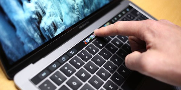 Apple សម្ពោធ MacBook Pro 2016 ដែលស្តើង និងស្រាល ដែលមានតម្លៃចាប់ពី 33 លានដុង