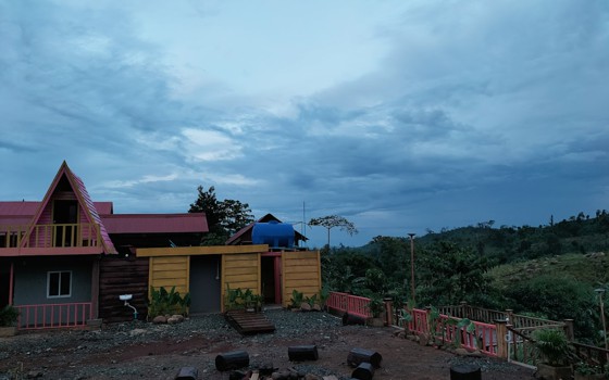 ផ្ទះលំហែតាលីបង់ ជើងភ្នំ១៥០០