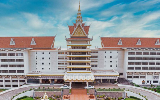 សណ្ឋាគារ Cambodiana ភ្នំពេញ