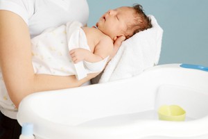 Tắm cũng gây nguy hiểm đến tính mạng trẻ