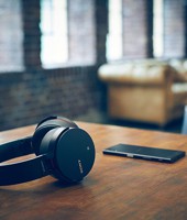 Tai nghe chụp tai không dây chống ồn Sony