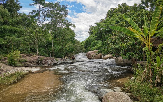 ទឹកធ្លាក់ចម្ការក្រូច ខេត្តកំពង់ស្ពឺ