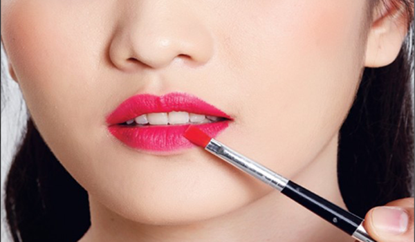 Cách làm son môi có màu tại nhà chất mà không tốn tiền 