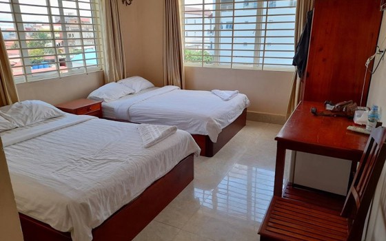 ផ្ទះសំណាក់​ Ly Mengly ខេត្តកំពត