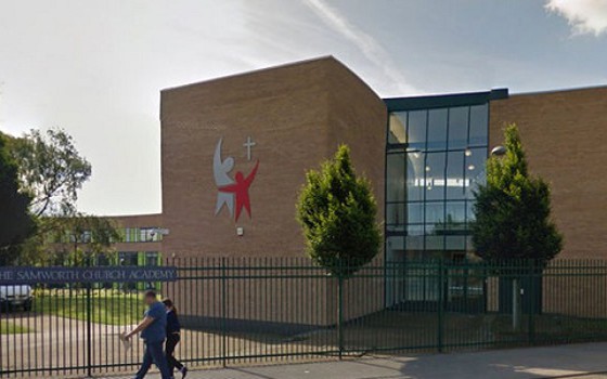 Trường học Anh cấm học sinh giơ tay phát biểu