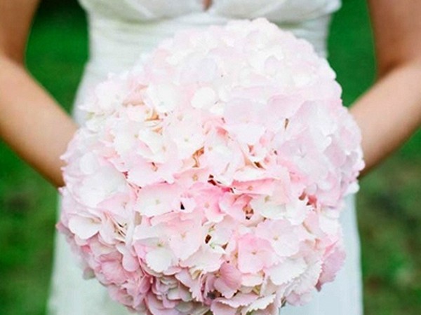 Lựa chọn bó hoa cưới cho cô dâu theo 12 cung hoàng đạo