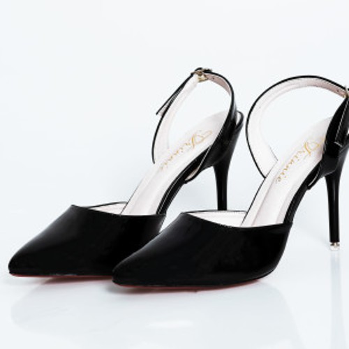 ស្បែកជើងកែងខ្ពស់