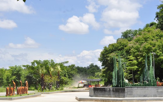 ឡូរី ជើងភ្នំបាណន់ ខេត្តបាត់ដំបង