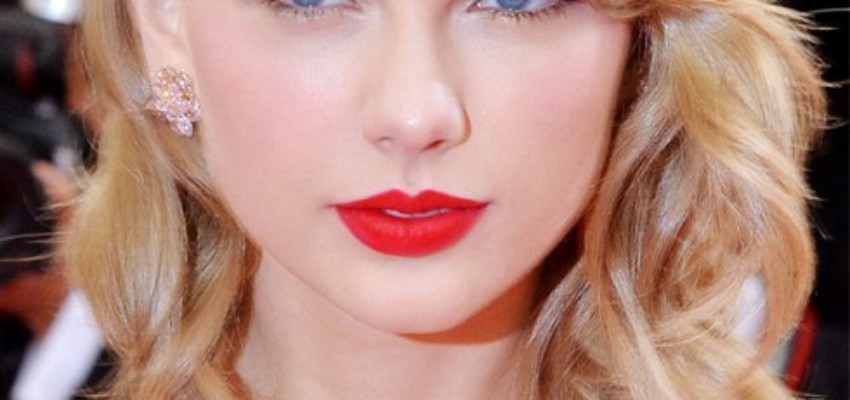 Nóng bỏng sắc son đỏ như Taylor Swift