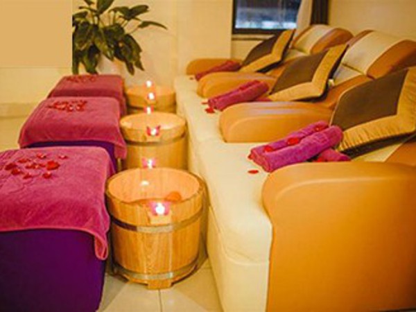 ការប្រឹក្សាលើផលិតផលដែលត្រូវការដើម្បីគាំទ្រសេវាកម្មម៉ាស្សាបាតជើងនៅស្ប៉ា