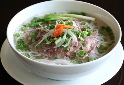 Lên đời kỹ nghệ nấu phở: Công nghiệp hóa món cổ truyền