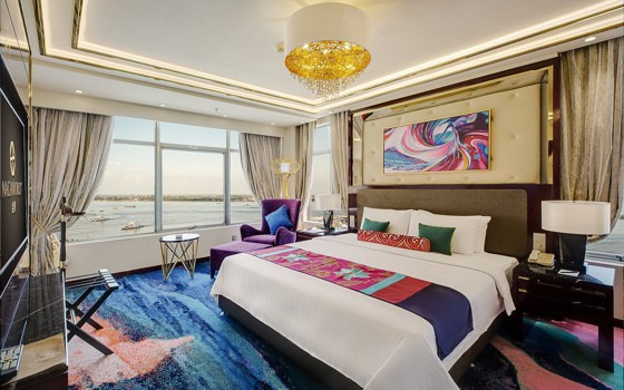 សណ្ឋាគារ NagaWorld ភ្នំពេញ