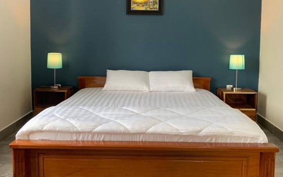 H&M Bungalow ខេត្តកំពត