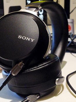 Tai nghe chụp tai Hi-Res 