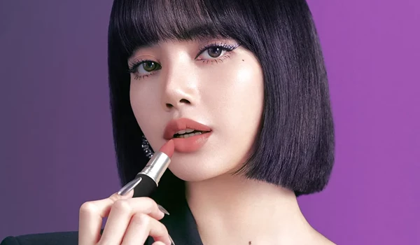 Lisa សមាជិកក្រុម Blackpink ចូលរួមកម្មវិធី “White Lotus” រដូវកាលទី 3 (EXCLUSIVE)