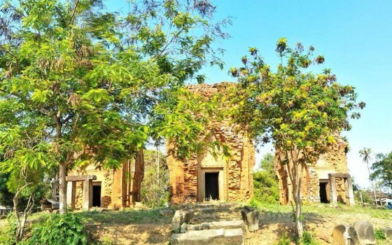 ប្រាសាទស្នឹងក្នុង ខេត្តបាត់ដំបង