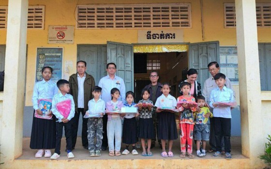 ក្រសួងអប់រំ ៖ សិស្សភៀសសឹកជាង ៩ ពាន់នាក់ បានចូលរៀនបណ្ដោះអាសន្នតាមគ្រឹះស្ថានសិក្សា ជាង ១.៦០០កន្លែង