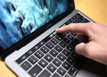 Apple ra mắt bộ đôi MacBook Pro 2016 mỏng nhẹ, giá từ 33 triệu đồng