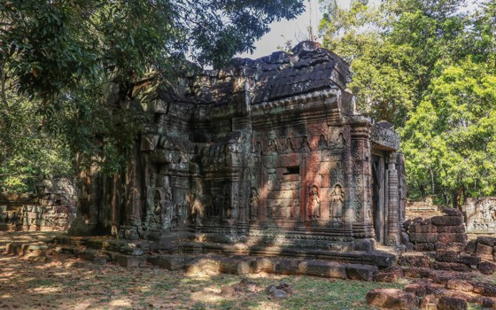 ប្រាសាទ​ ក្រោលគោ