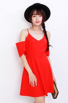 Đầm khoét tay hai dây