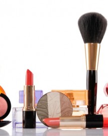 Những món mỹ phẩm cần có khi đến công sở