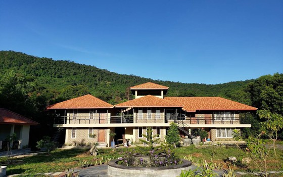 Youmy's Holiday House ខេត្តកំពត