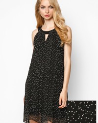 Đầm Suông Cổ Yếm