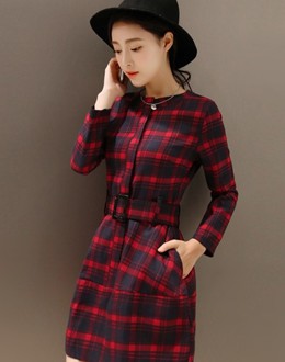 Đầm caro cổ trụ kèm nịt