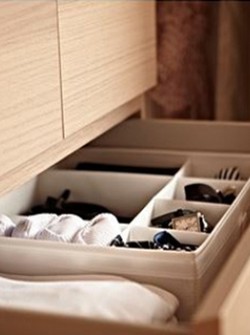 Hộp chia ngăn tủ Skubb màu đen, xanh tím IKEA